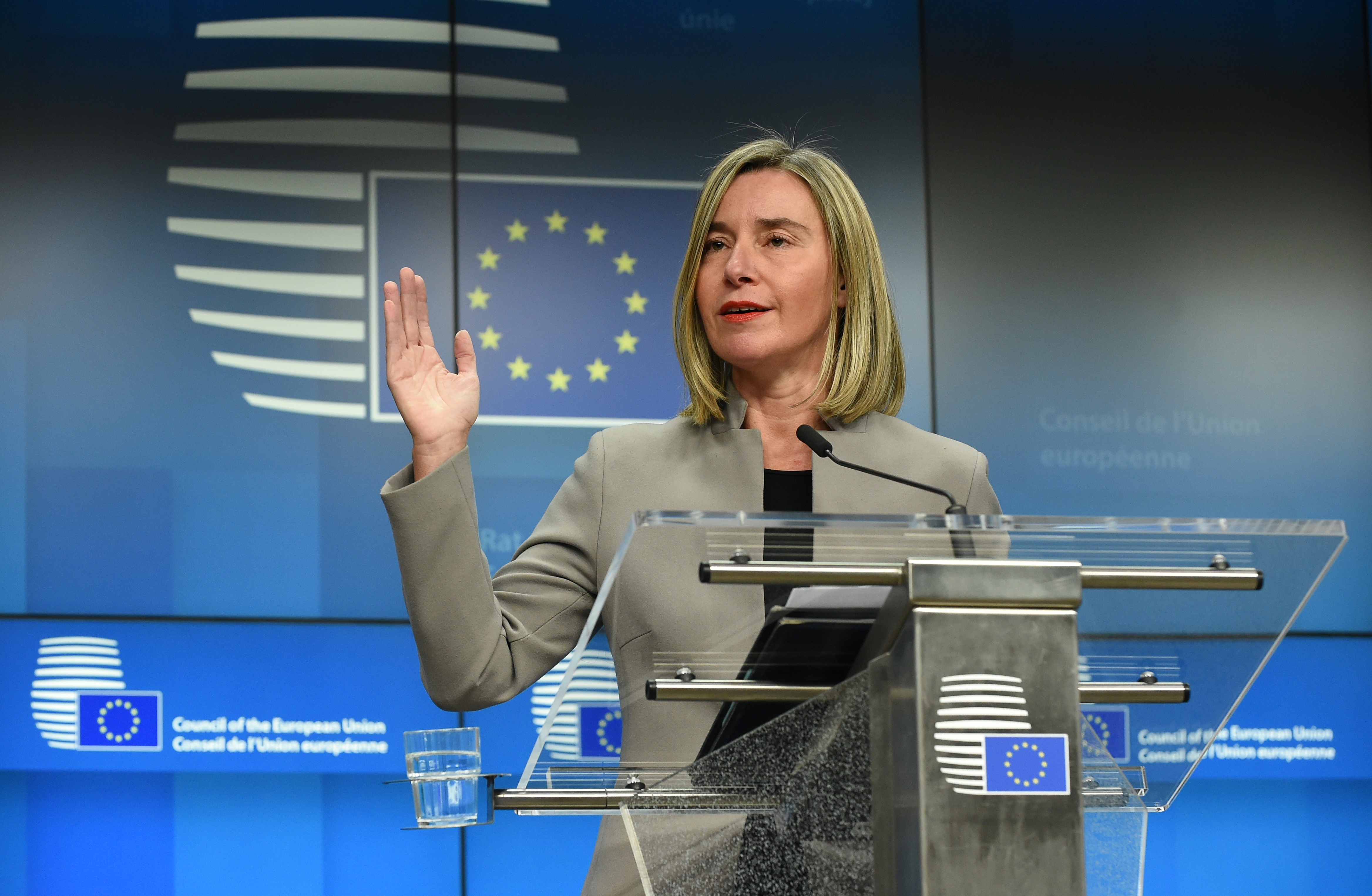 Pioneers of EU diplomacy: Lessons learned from the EU Delegations in Washington and Moscow