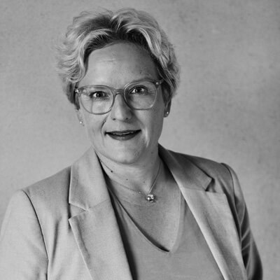 Almut Möller