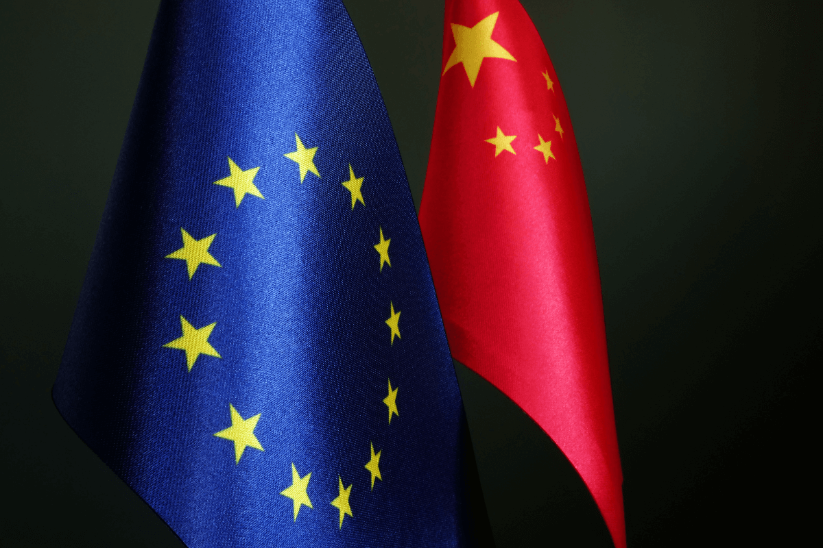 EU–China relations at a crossroads, Vol. IV: Fifty-Fifty