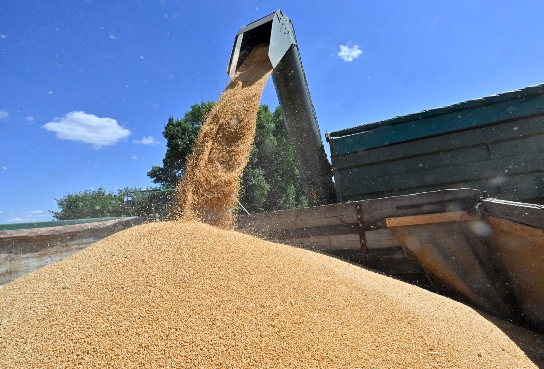 EU-Ukraine trade: From emergency measures to a renewed trade agreement